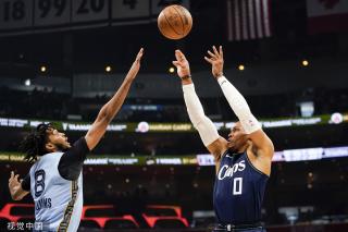 以突破性的 以突破性的